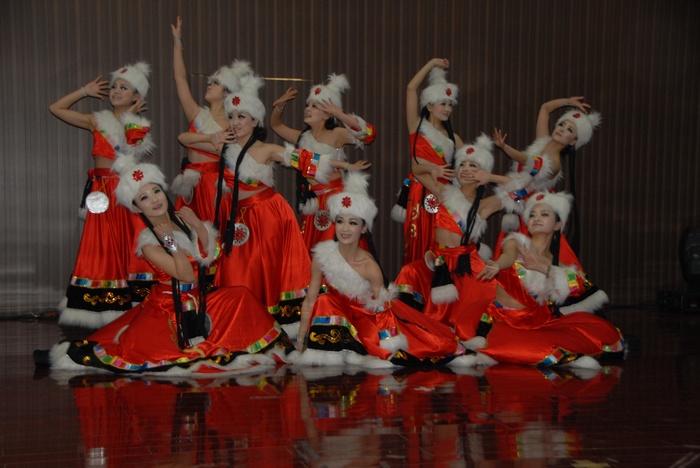 济宁能源职工艺术团到霄云煤矿慰问演出