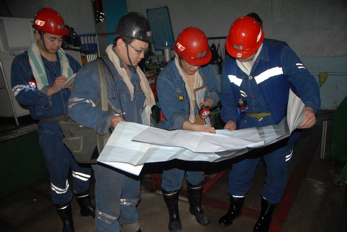 霄云煤矿千米井下“取真经”，“对标”学习重实效