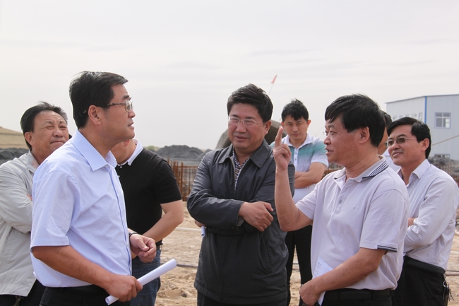 榆林市常务副市长高中印同志一行到朱家峁煤矿调研视察