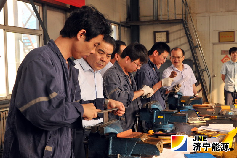 运河煤矿第八届技能比武活动有序进行中