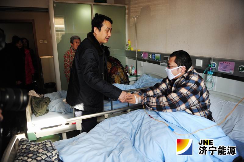 虢洪增、乔志猛、张广宇走访慰问老党员和病困职工