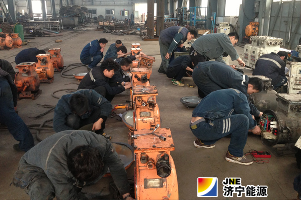 安居煤矿电钳工上岗先过实战关