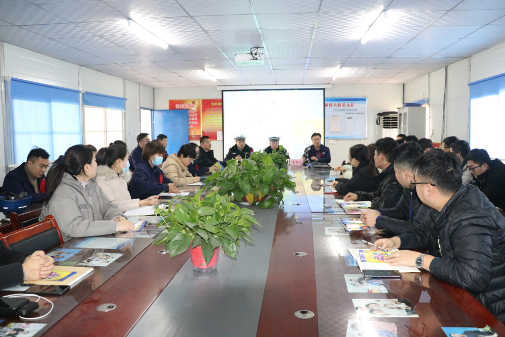 20201209济矿物流举办交通安全知识专题讲座（王传钧 摄）2.jpg