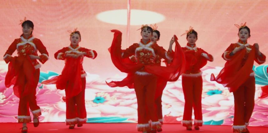 集团公司权属各企业举办文艺联欢会 喜迎新年到来7.jpg