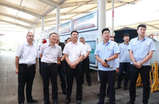 中国银行山东省行副行长薛冬到梁山港参观调研