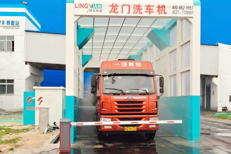 1635476549884022.jpg 梁山港自主改造洗车台补水装置效果好(李文 摄影).jpg