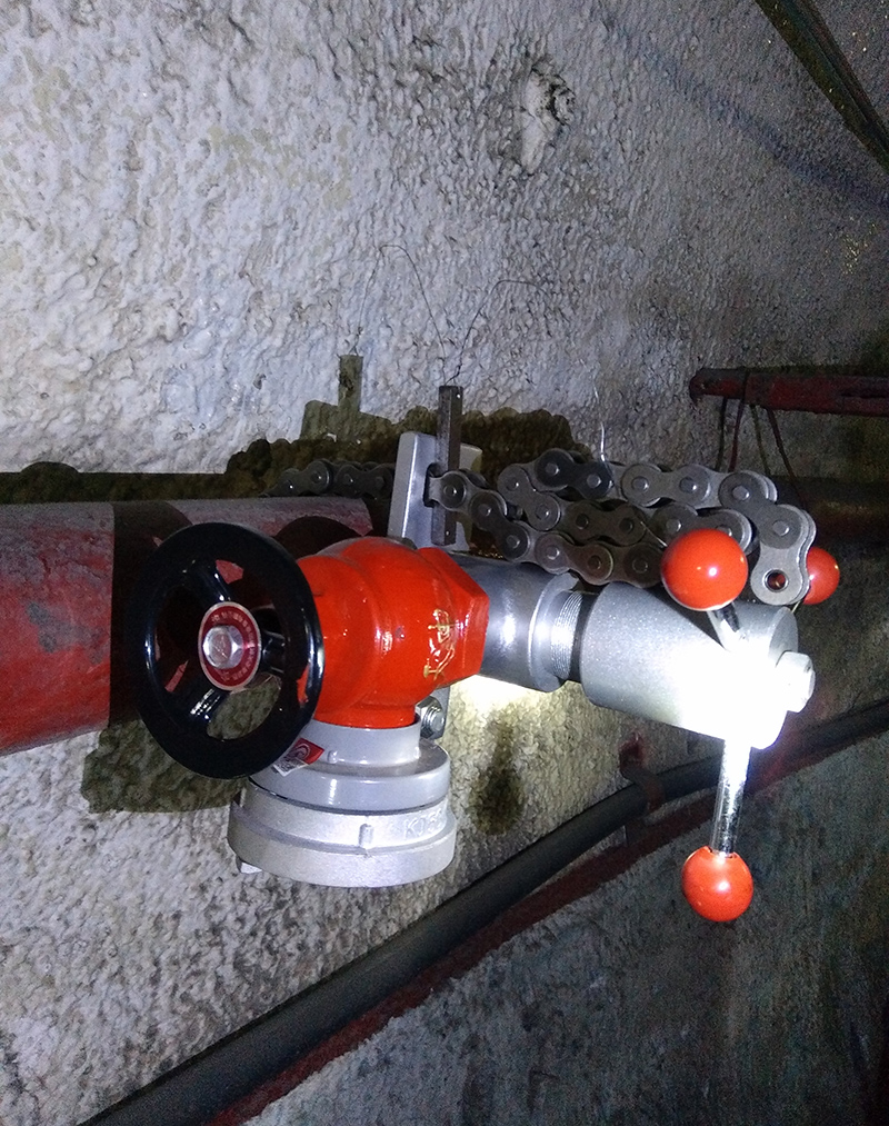 1636890268282699.jpg 近日,义桥煤矿在集团公司权属企业中率先引进KJ-20-46“移动式”矿用消防快速接管器.jpg