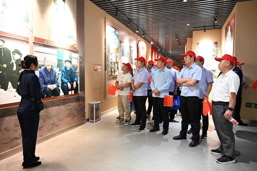 1690445822419611.jpg 2023年6月18日,梁山港开展红色教育培训活动。(地点:孟良崮战役纪念馆,拍摄:郑骞)(5).JPG