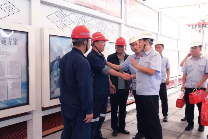 张广宇中秋佳节到梁山港慰问一线干部职工