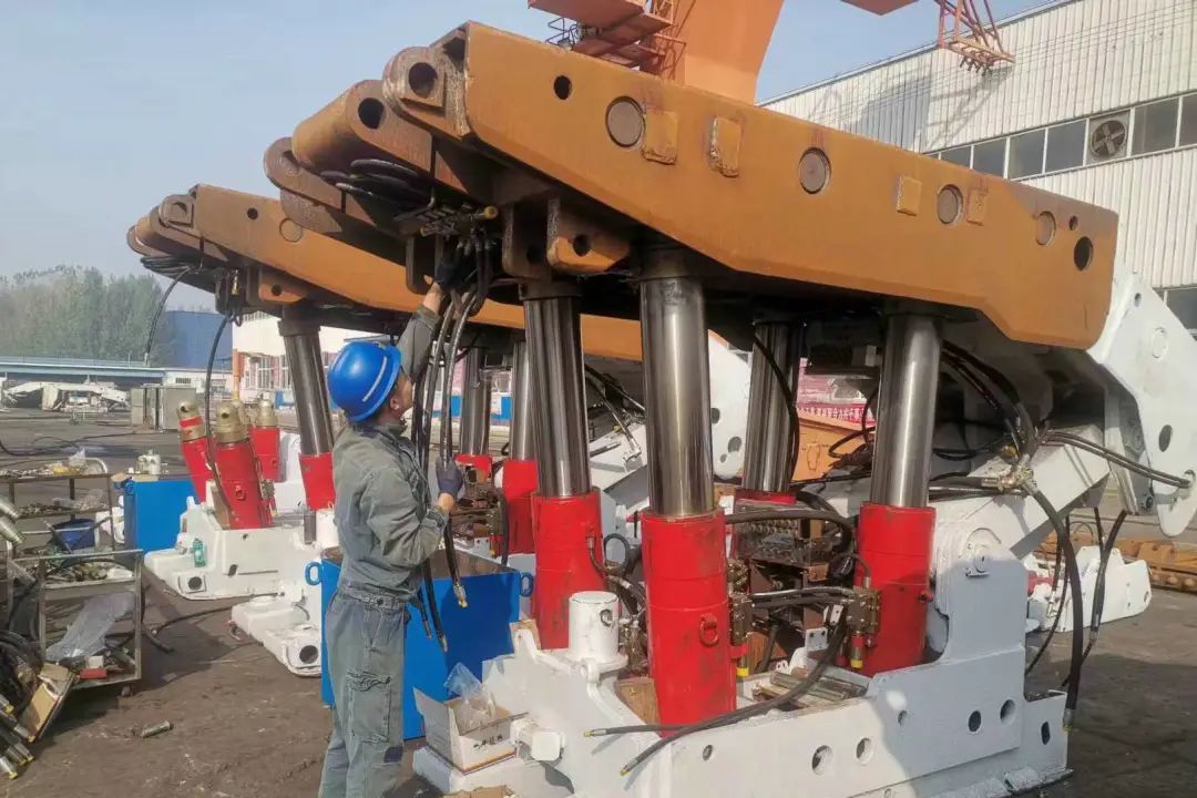 1698028897574388.jpg 液压支架.jpg