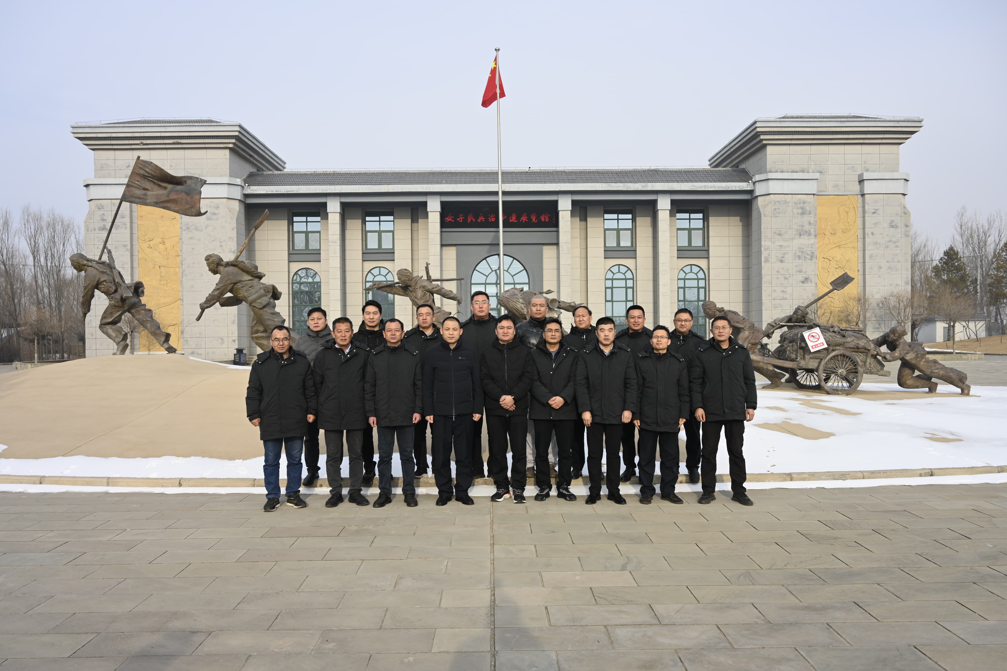 1704098966494392.jpg b2198dc5e24033a09a870efad4792da.jpg