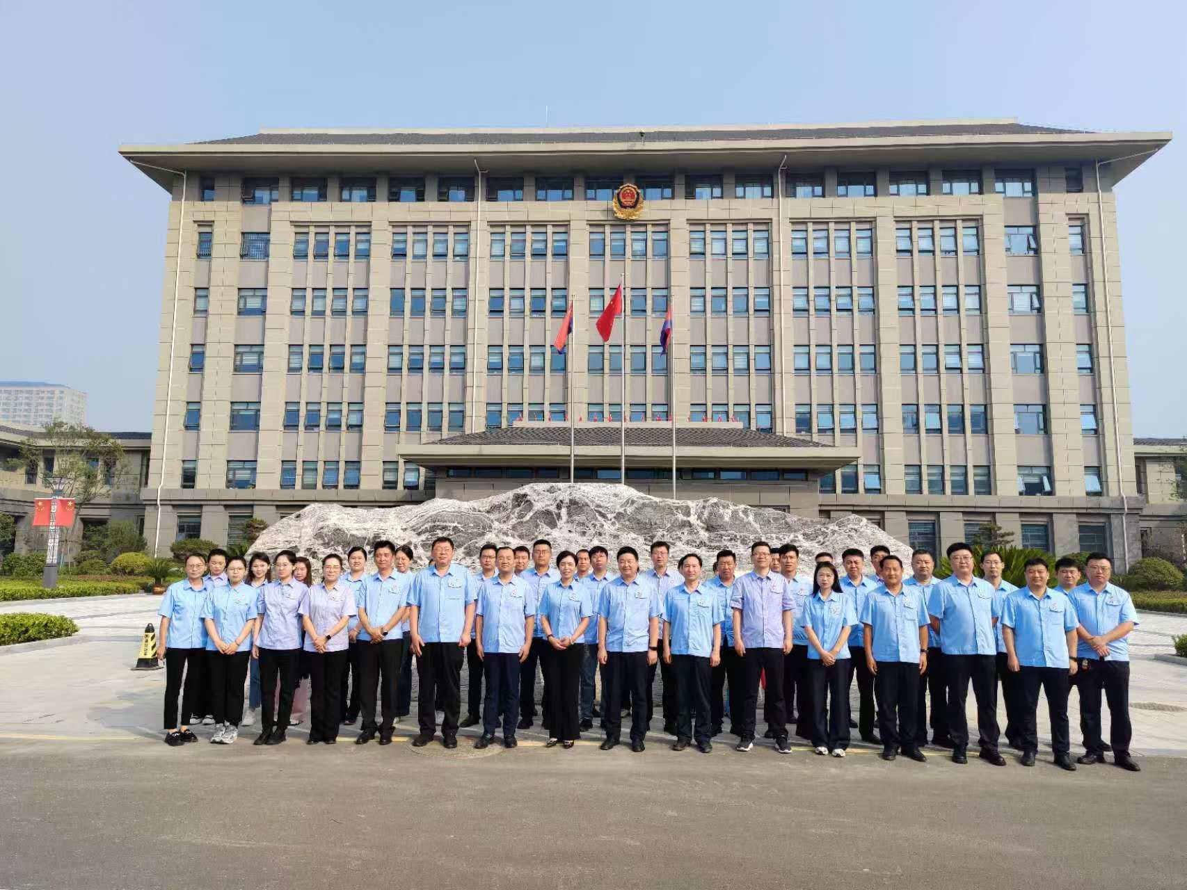 1729237892505709.jpg d8114050fbec8ba06f9e9f50b3245ee.jpg