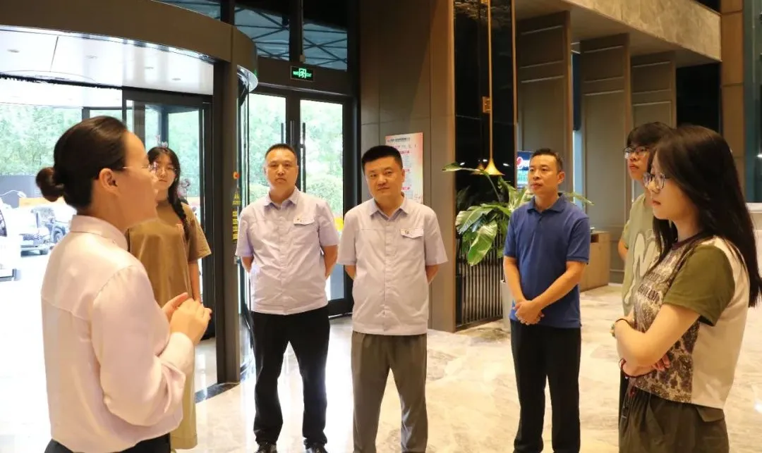 1730275580288442.jpg 6403.jpg